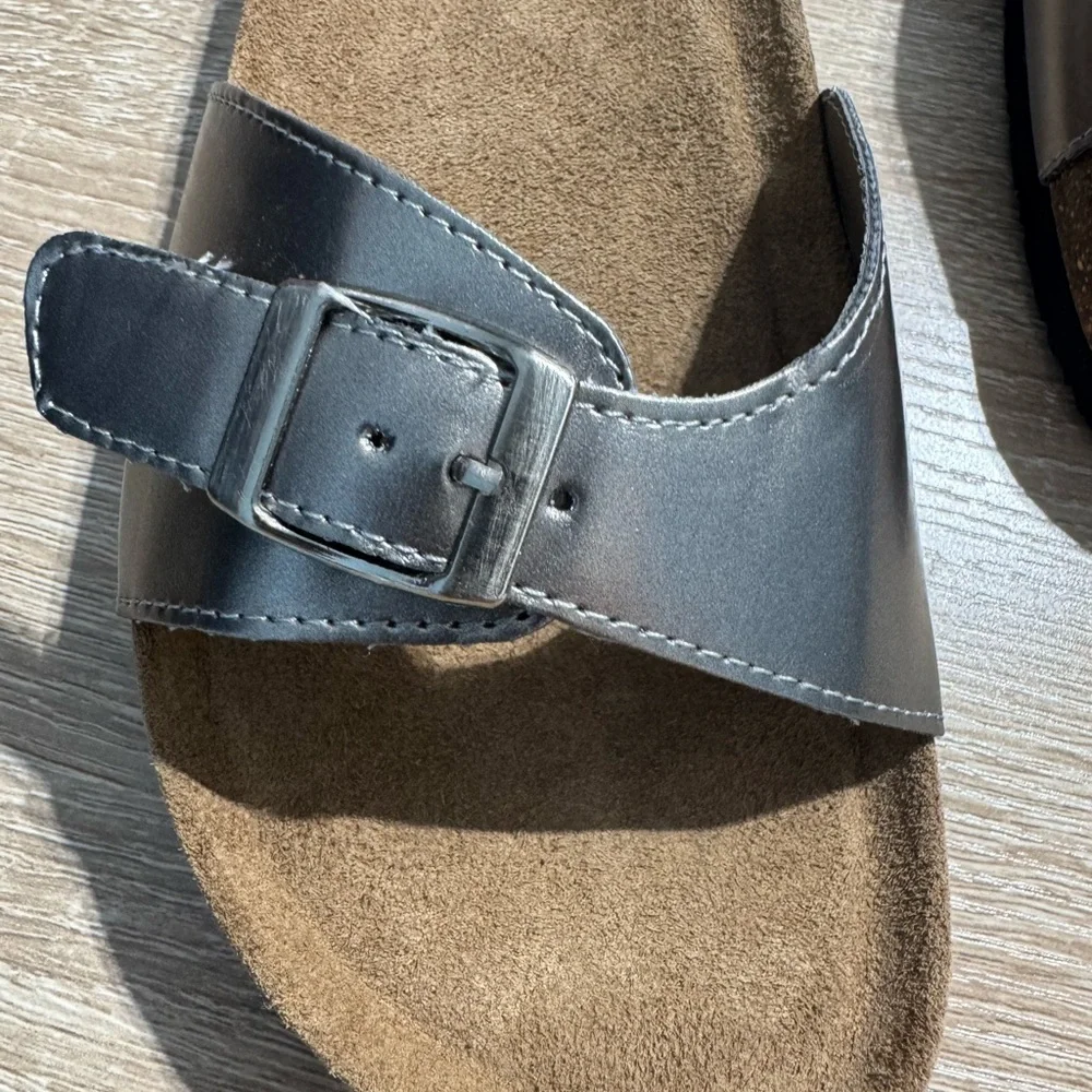 Relativity Metallic Gray Single-Band Slide Sandals